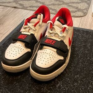 Air Jordan Legacy 312 Low GS red CD7069–160
